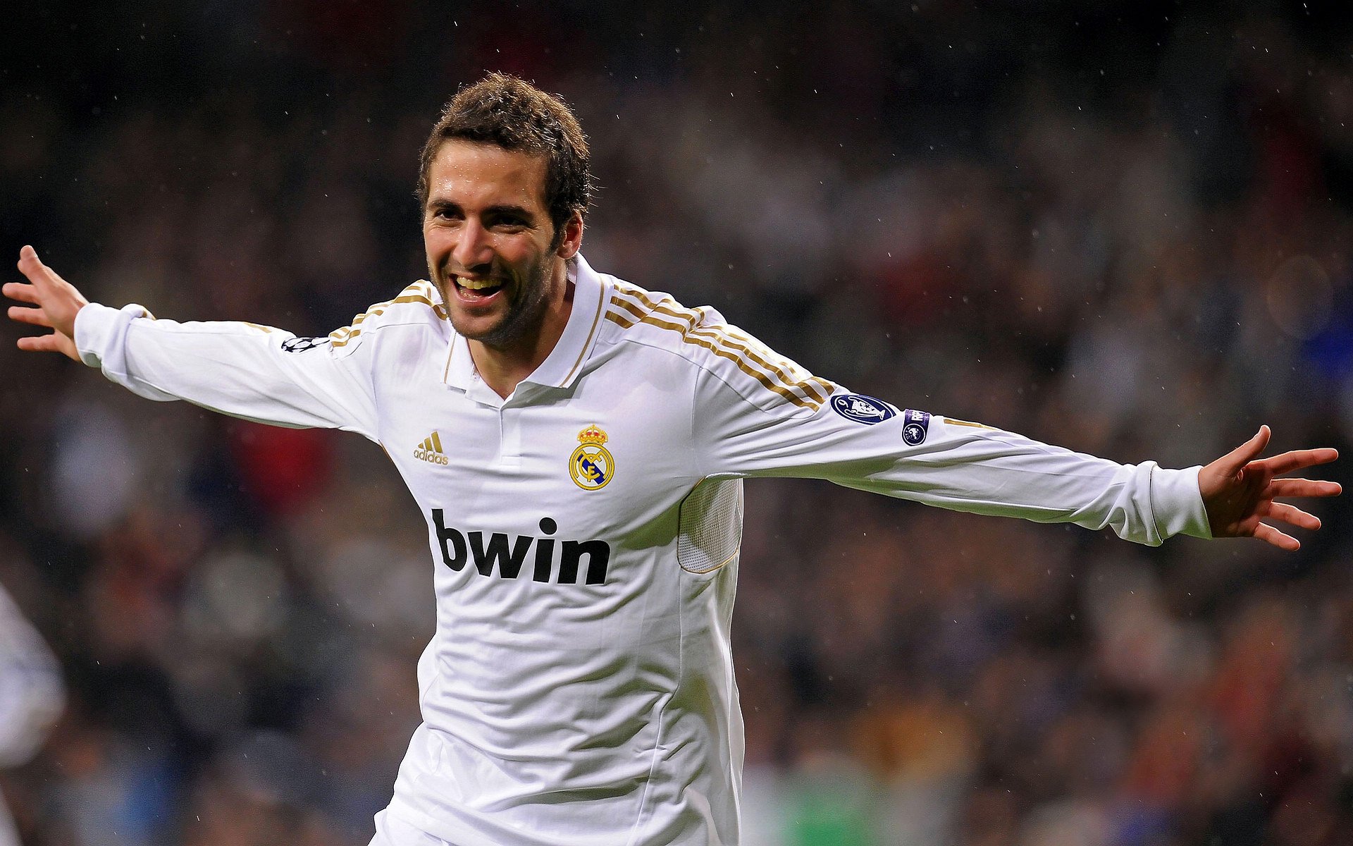 世界杯：天气预报组与战术组协同工作 雨战、高温战各有预案